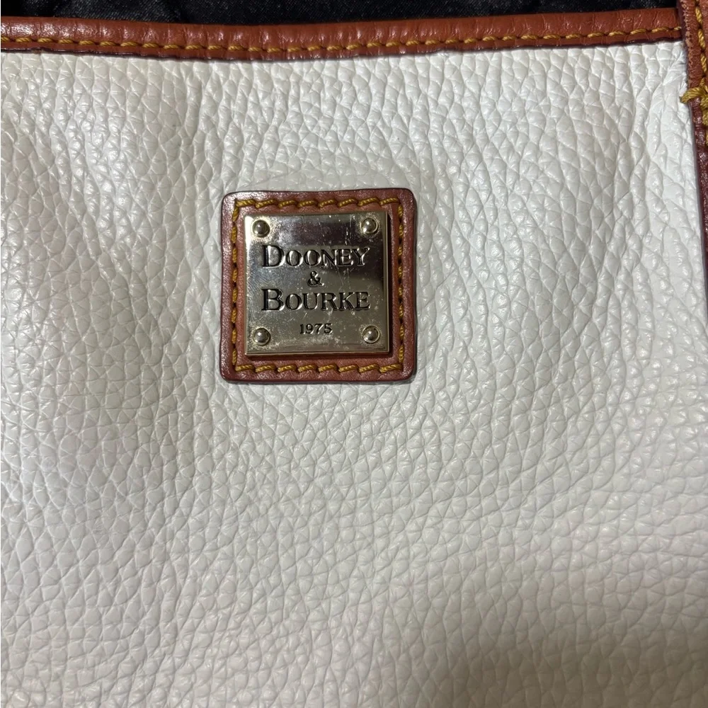 Dooney & Bourke White and Tan Tote Bag - Picture 3 of 7